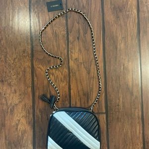 Black and white purse with chain handle new with tags forever 21